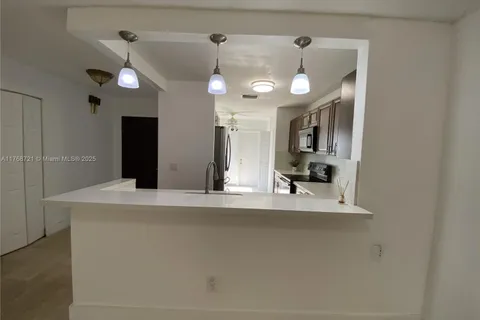 10109 NW 52nd Ter, Doral FL 33178