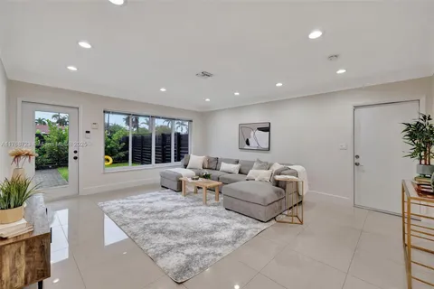 1801 NE 54th St, Fort Lauderdale FL 33308