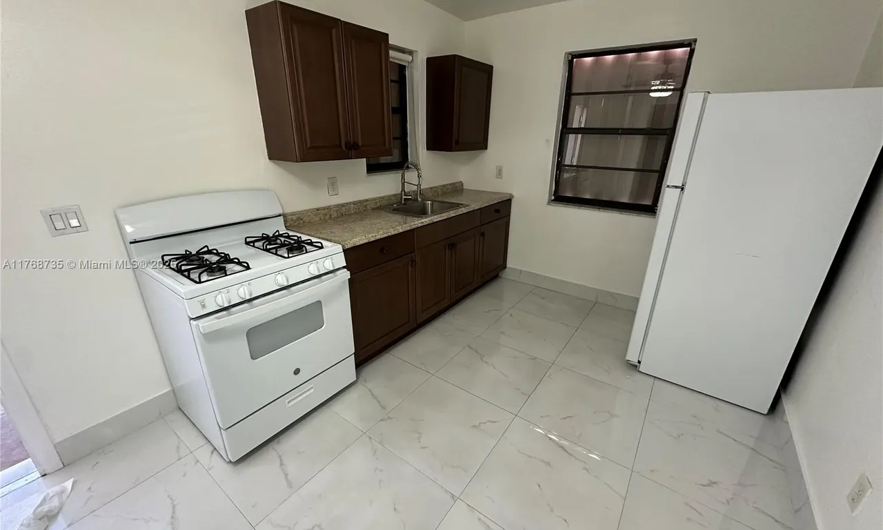 19331 SW 116th Ave # 1, Miami FL 33157