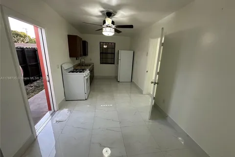 19331 SW 116th Ave # 1, Miami FL 33157