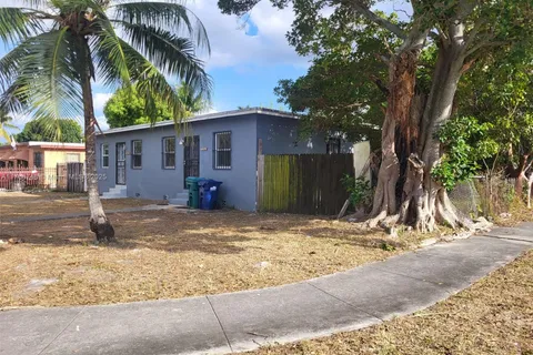 1090 NW 112th Ter, Miami FL 33168