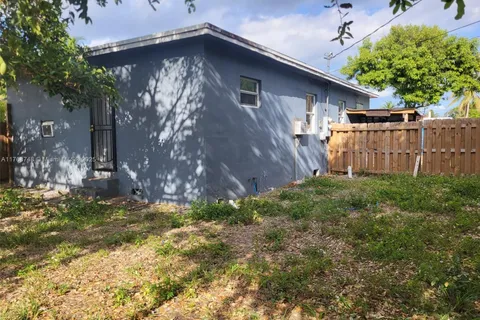 1090 NW 112th Ter, Miami FL 33168