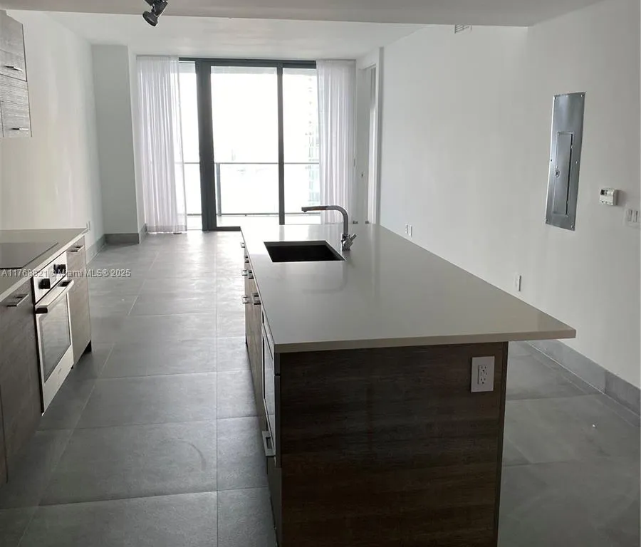 650 NE 32 # 4102, Miami FL 33137