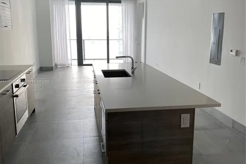 650 NE 32 # 4102, Miami FL 33137