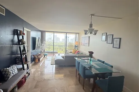 20335 W Country Club # 1208, Aventura FL 33180