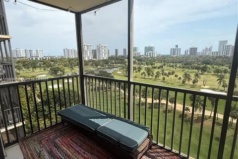 20335 W Country Club # 1208, Aventura FL 33180