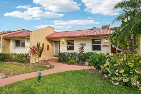 338 Lake Evelyn Dr, West Palm Beach FL 33411