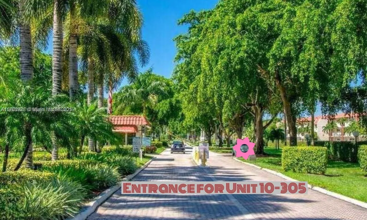 9511 N Hollybrook Lake Dr # 305, Pembroke Pines FL 33025