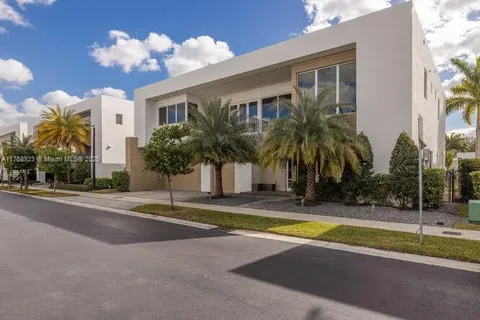 10250 NW 75th Ter, Doral FL 33178