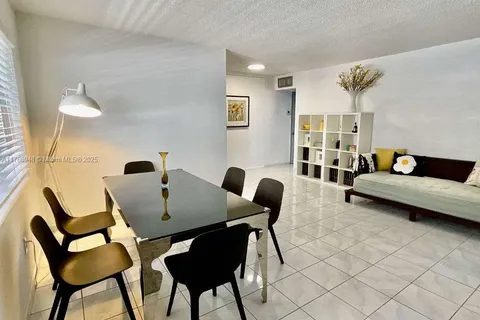 1725 James Ave # 23, Miami Beach FL 33139