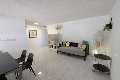 1725 James Ave # 23, Miami Beach FL 33139