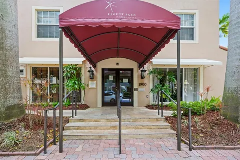 1900 Van Buren St # 106B, Hollywood FL 33020