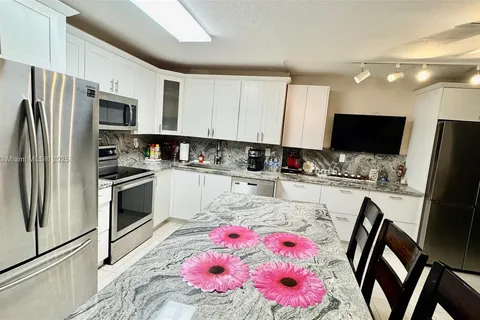 20381 NE 30th Ave # 7, Aventura FL 33180