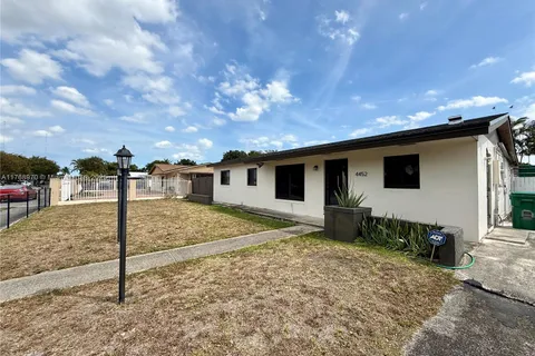 4452 NW 204th St, Miami Gardens FL 33055