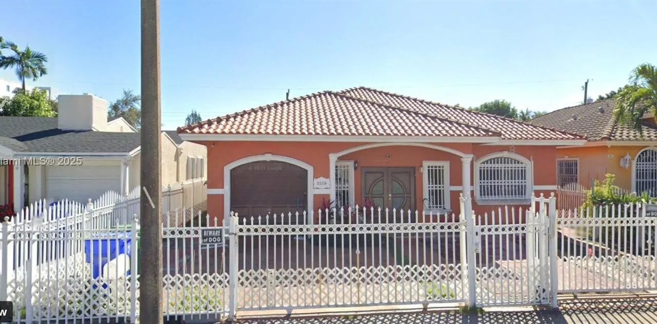 2250 SW 4th St, Miami FL 33135