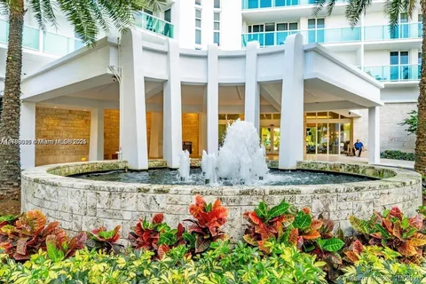 100 Bayview Dr # 726, Sunny Isles Beach FL 33160