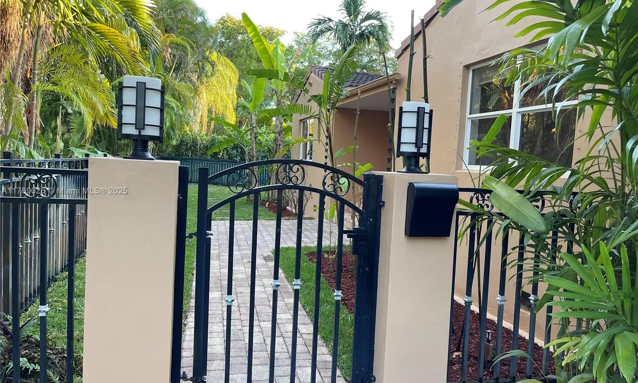 20 NW 101st St, Miami Shores FL 33150
