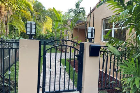 20 NW 101st St, Miami Shores FL 33150