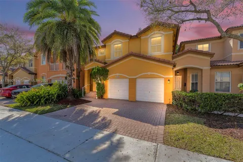 11340 NW 84th St, Doral FL 33178