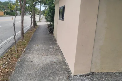 1244 NW 7th Ave # 1, Fort Lauderdale FL 33311