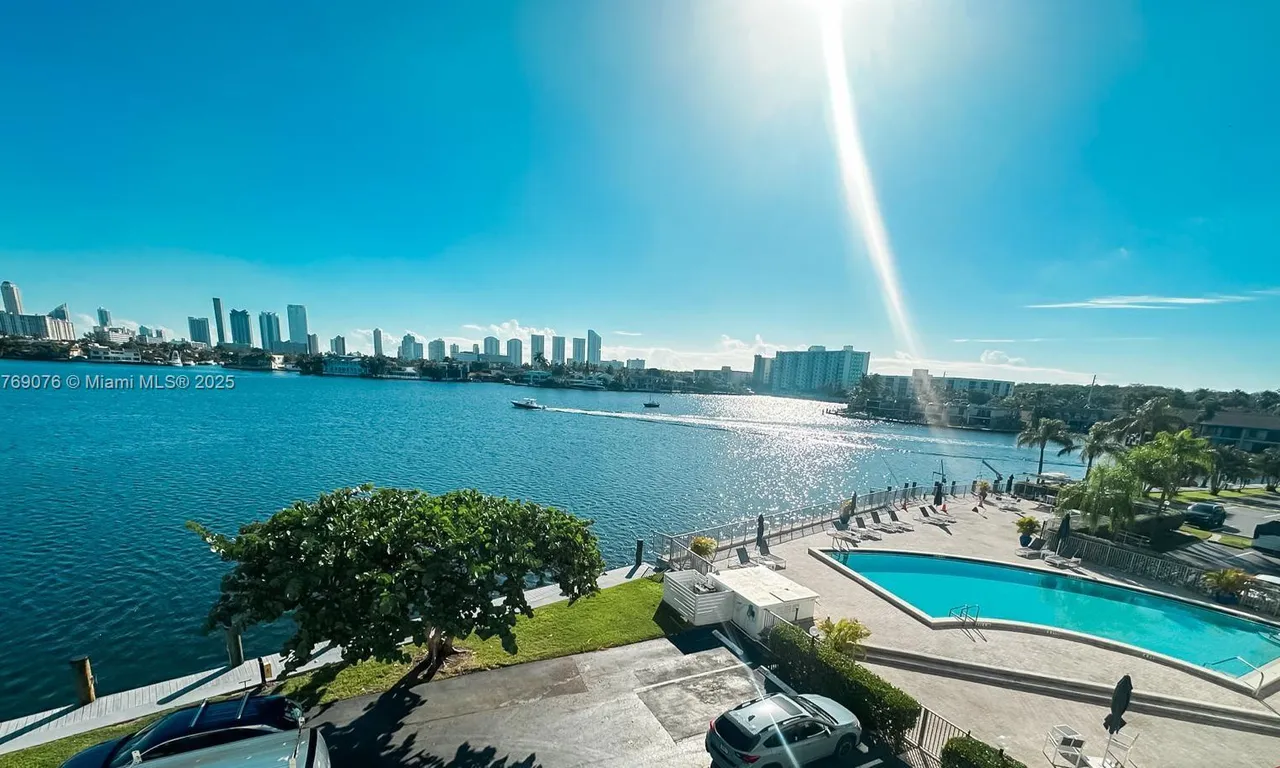 16546 NE 26th Ave # 4J, North Miami Beach FL 33160