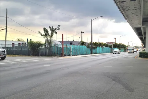 7112 NW 27th Ave, Miami FL 33147