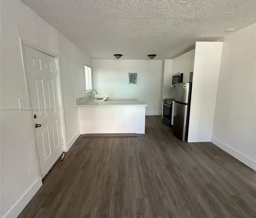 160 NE 77th St # 1, Miami FL 33138