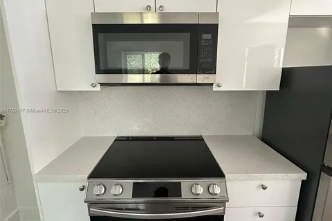 160 NE 77th St # 1, Miami FL 33138