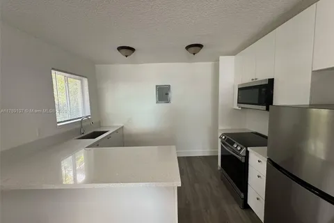 160 NE 77th St # 1, Miami FL 33138