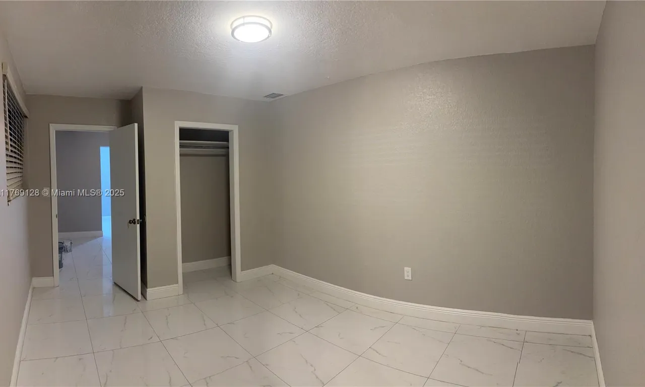 833 NE 153rd Ter, Miami FL 33162