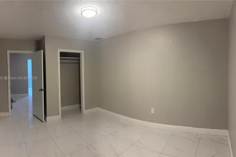 833 NE 153rd Ter, Miami FL 33162