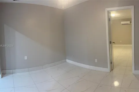 833 NE 153rd Ter, Miami FL 33162
