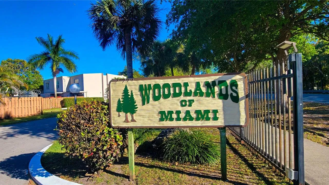 14241 Memorial Hwy # 9F, Miami FL 33161