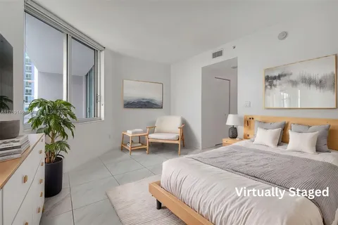 325 S Biscayne Blvd # 2614, Miami FL 33131