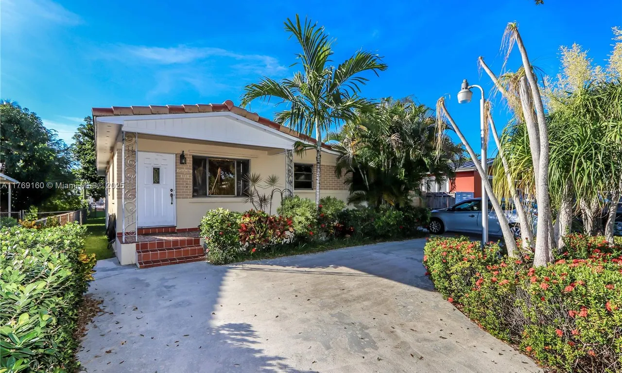 868 W 34th St # 868, Hialeah FL 33012