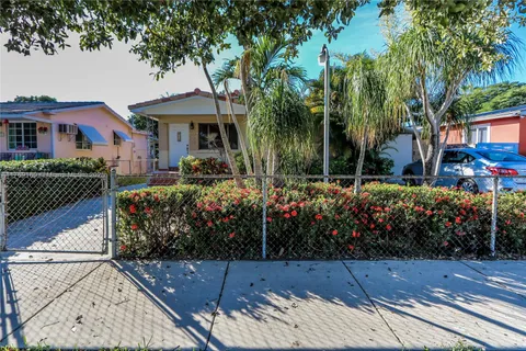 868 W 34th St # 868, Hialeah FL 33012