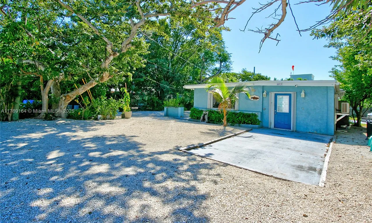 158 Pearl Ave, Plantation Key FL 33070