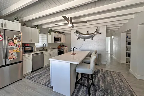 158 Pearl Ave, Plantation Key FL 33070
