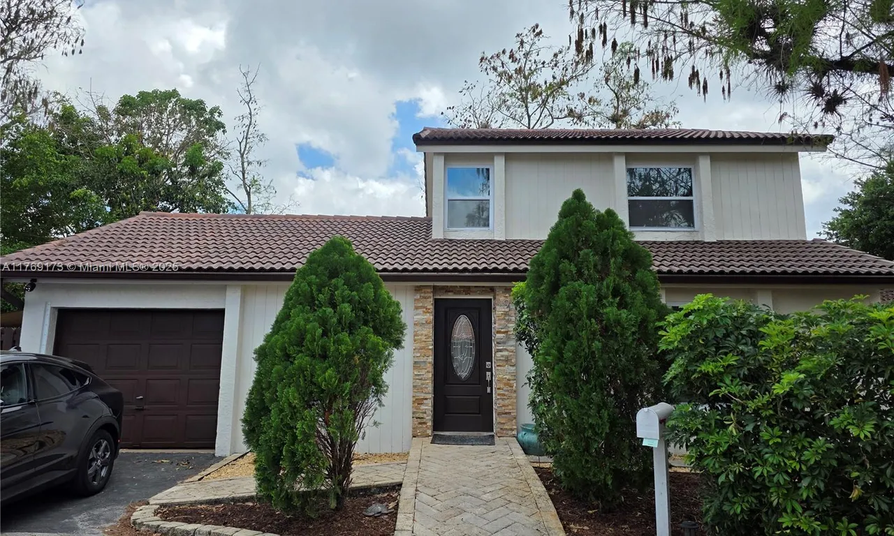 9047 NW 13th Ct, Coral Springs FL 33071