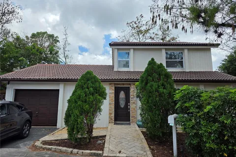 9047 NW 13th Ct, Coral Springs FL 33071