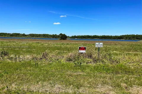 515 W Shady Hollow Blvd, Naples FL 34120