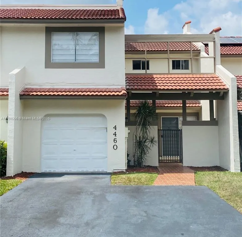 4460 NW 102nd Pl, Doral FL 33178