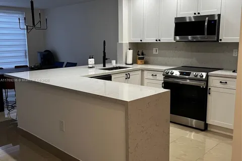 4460 NW 102nd Pl, Doral FL 33178