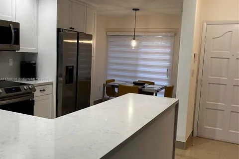 4460 NW 102nd Pl, Doral FL 33178