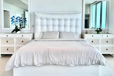 50 S Pointe Dr, Miami Beach FL 33139