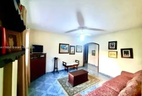 Rua Desembargador Anicete de Medeiros 36 apt 201, FL