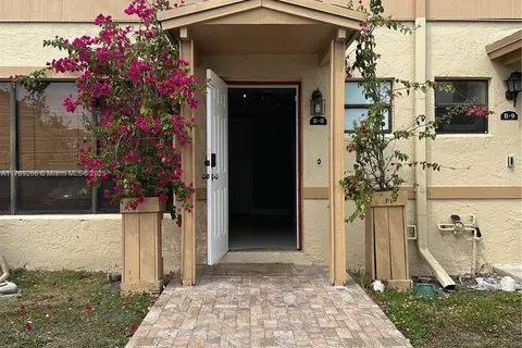 3370 Beau Rivage Dr # B8, Pompano Beach FL 33064