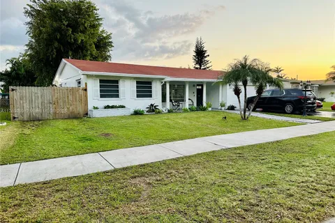 8410 SW 201st St, Cutler Bay FL 33189