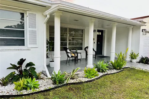 8410 SW 201st St, Cutler Bay FL 33189