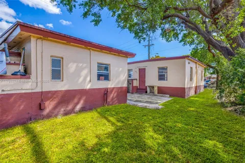 414 Phippen Waiters Rd, Dania Beach FL 33004